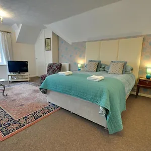 1 The Coach House , Bournemouth United Kingdom