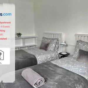 Netley Village Apartment: Serviced With Free Wi-fi In Southampton , Hamble-le-Rice United Kingdom